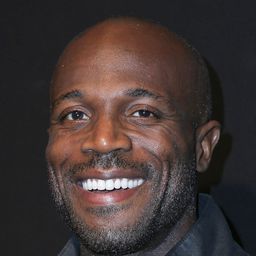 Billy Brown 飾演 Carson