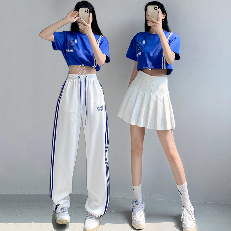 韩国女团啦啦队服装怎么选?学生拉拉队表演出服如何搭配才吸睛?